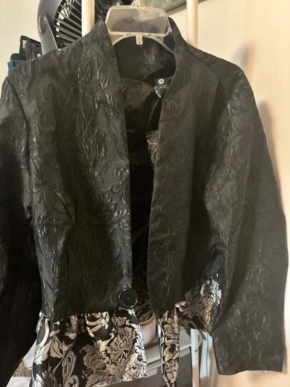 NWT women’s sz 12 large Ashley Stewart black silver jacquard blazer ruffle trim